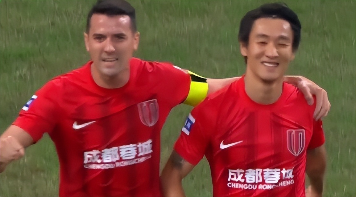 法甲赛场,探寻那些犹,如鸽子翅膀,爱游戏app,爱游戏官网,爱游戏体育官网,爱游戏体育app